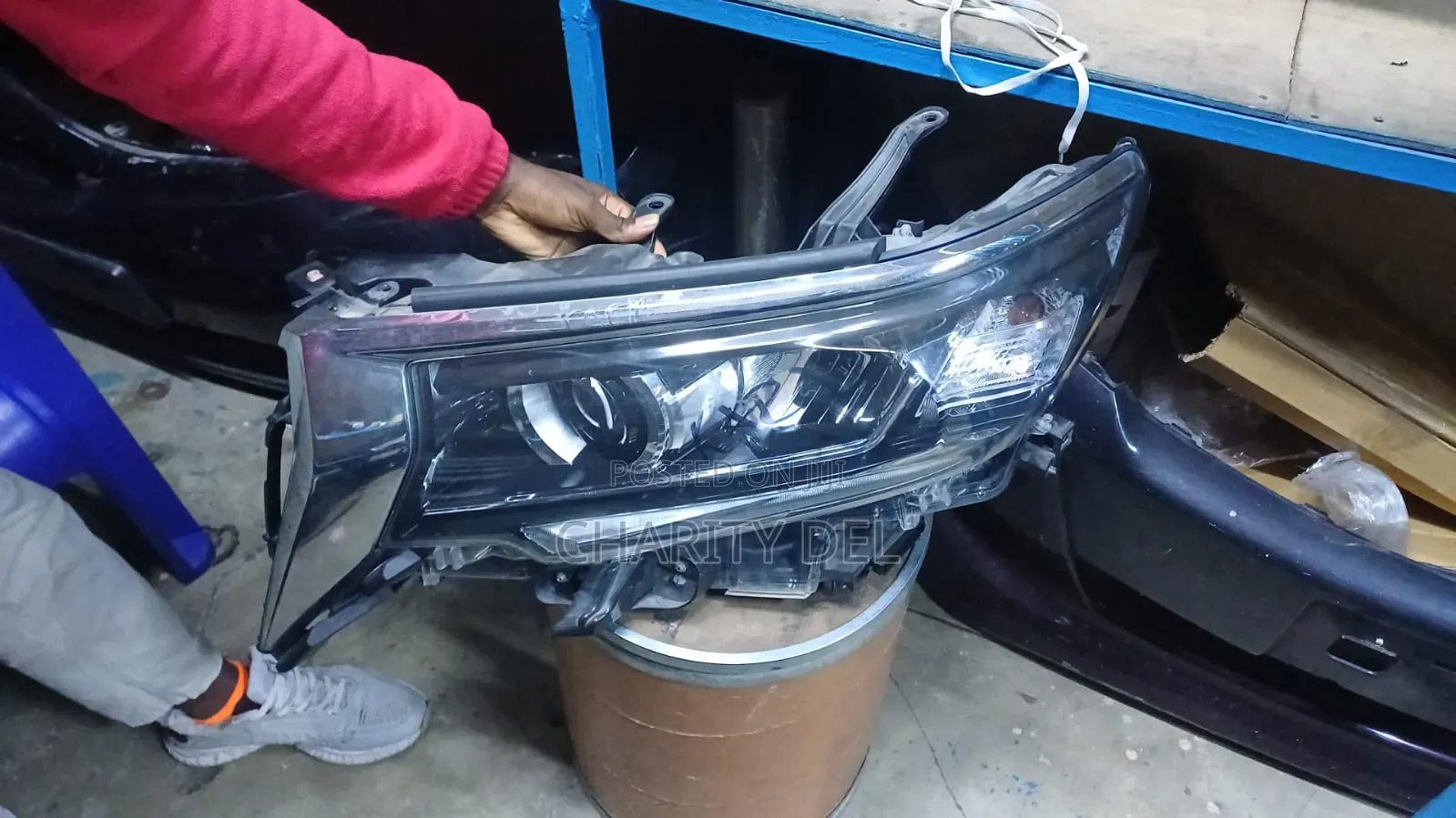 Prado 165 Headlight (Part No J)