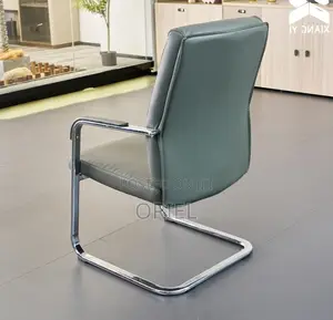 Office Chair : Black Leather Visitor Seating Chair