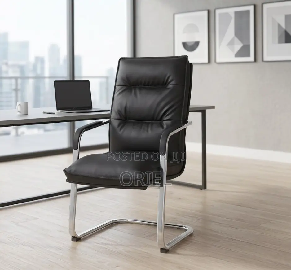 Office Chair : Black Leather Visitor Seating Chair