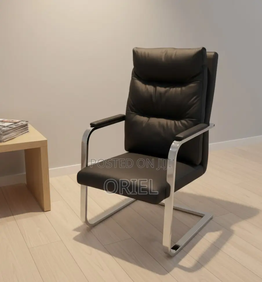 Office Chair : Black Leather Visitor Seating Chair