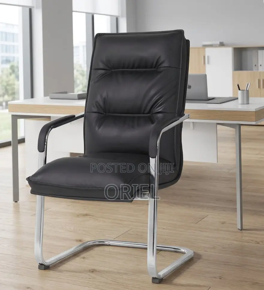 Office Chair : Black Leather Visitor Seating Chair