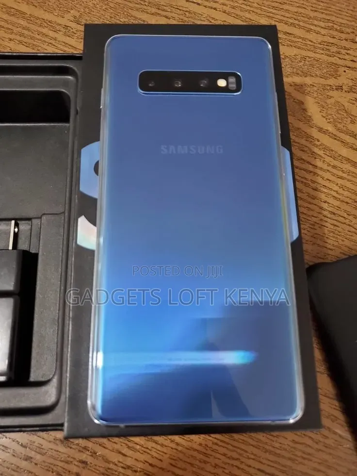 New Samsung Galaxy S10 5G 256 GB Blue