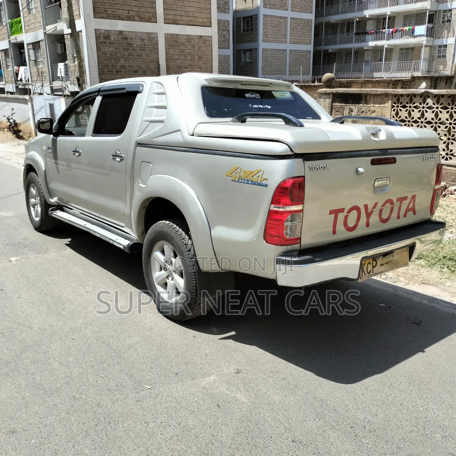 Toyota Hilux 2011 Silver