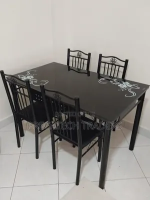 4 Sitter Dinning Table