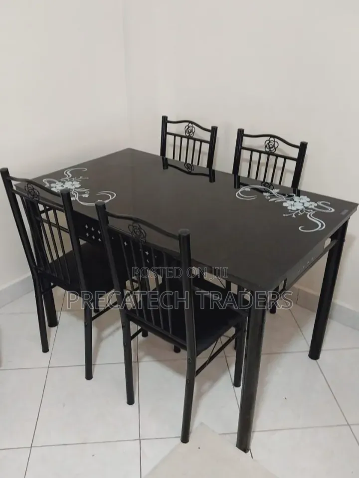 4 Sitter Dinning Table