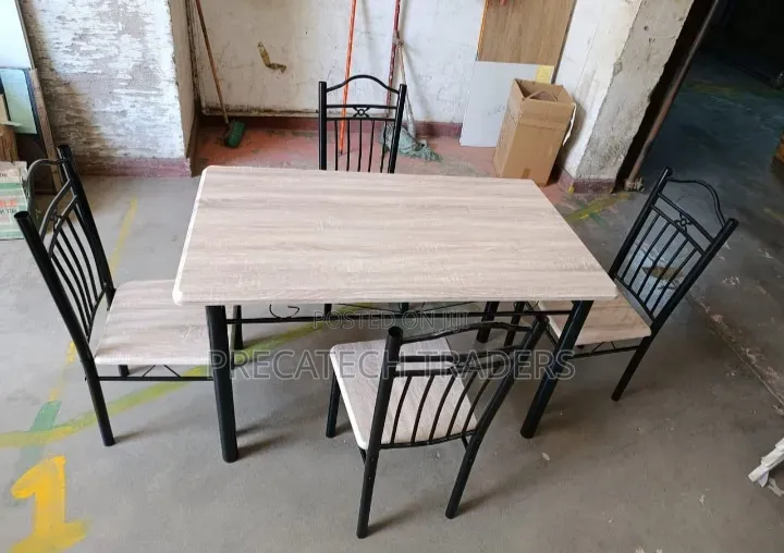 Wooden 4 Sitter Dinning Table