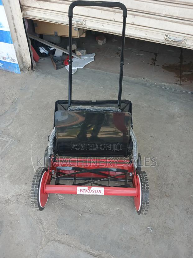 Manual Lawn Mower - main view