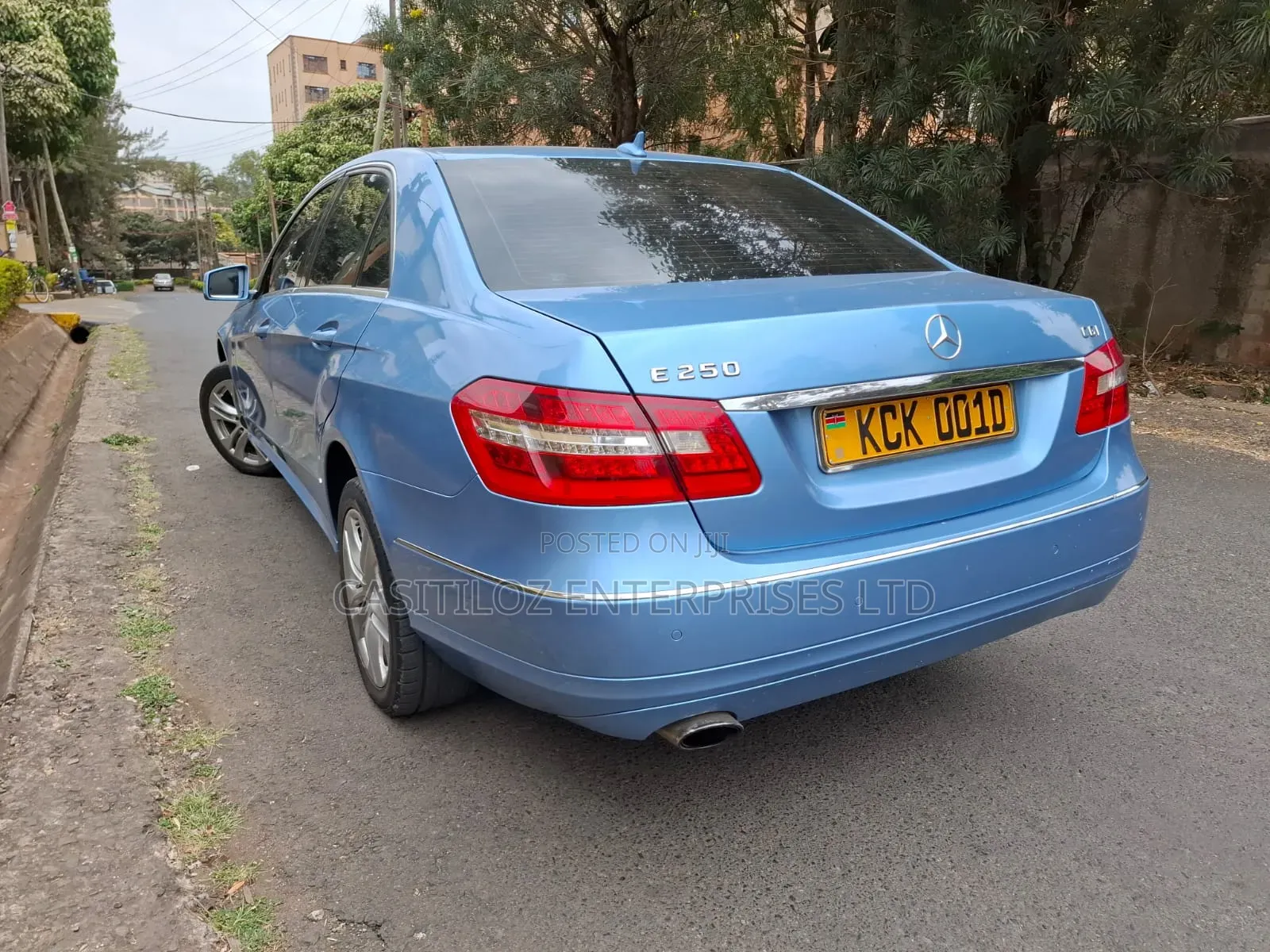 Mercedes-Benz E250 2011 Blue