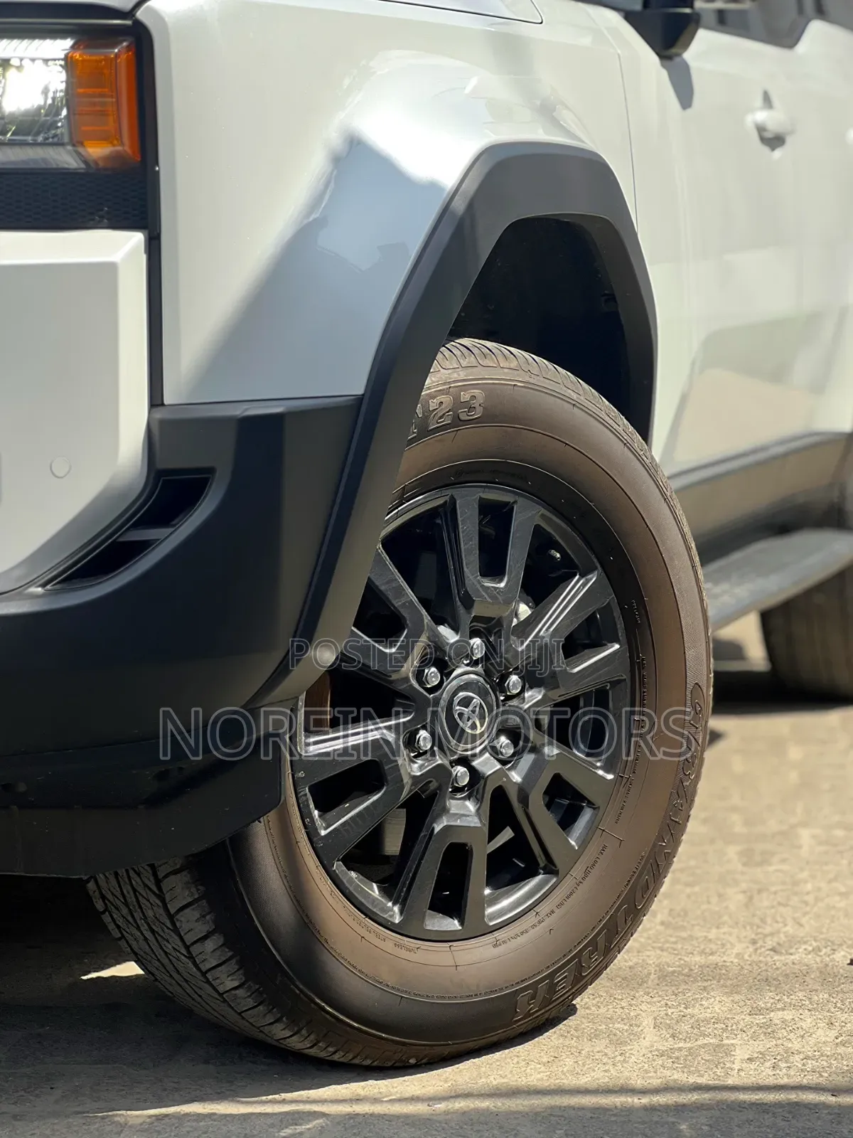 Toyota Land Cruiser Prado 2023 White
