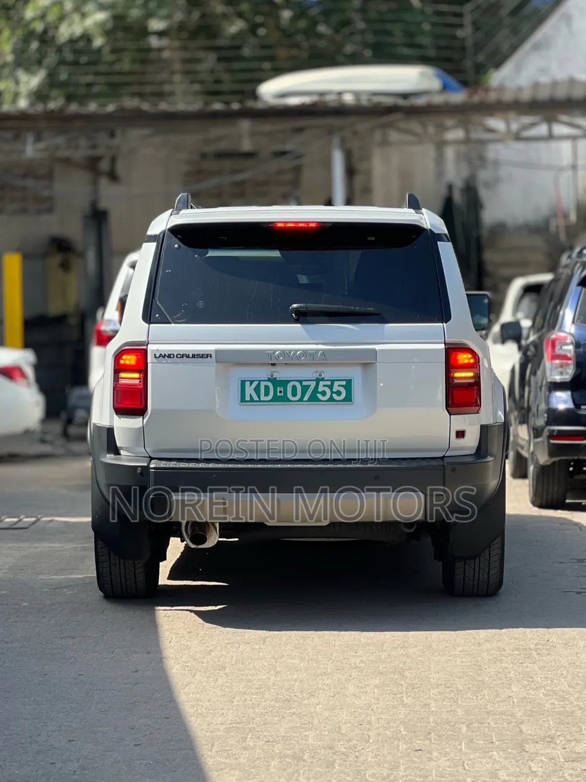 Toyota Land Cruiser Prado 2023 White
