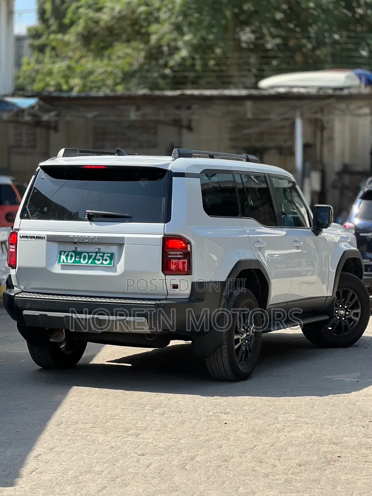 Toyota Land Cruiser Prado 2023 White
