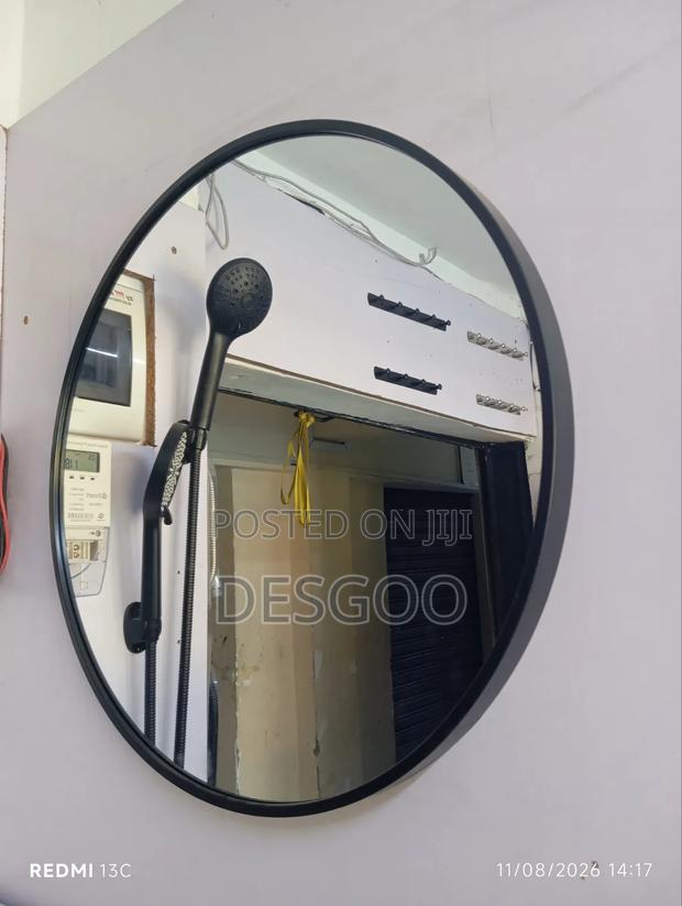 Round Mirror - main view