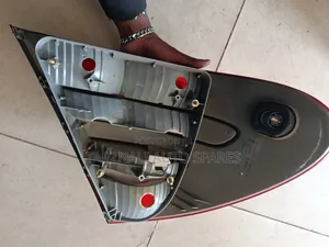 W211 Taillights
