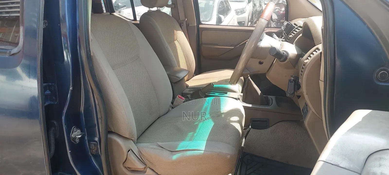 Nissan Navara 2011 Blue