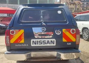 Nissan Navara 2011 Blue