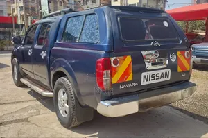 Nissan Navara 2011 Blue