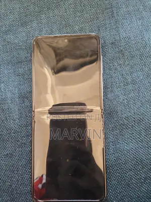 Samsung Galaxy Z Flip4 256 GB Black