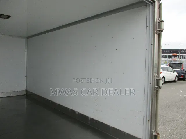Selling Nissan Atlas 2014 to Be Registered