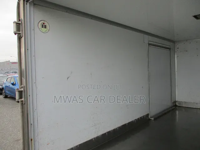 Selling Nissan Atlas 2014 to Be Registered