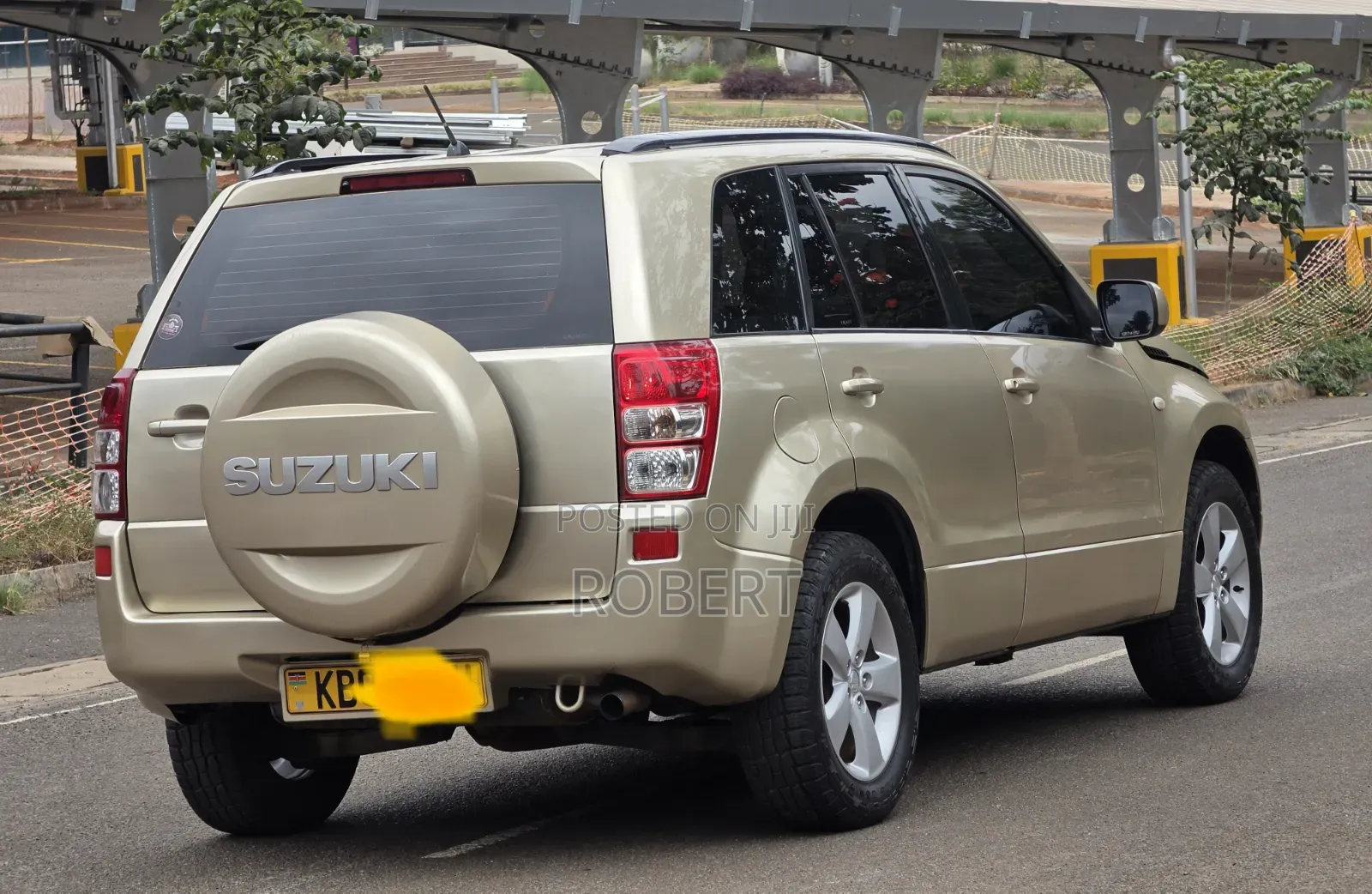 Suzuki Escudo 2008 Gold