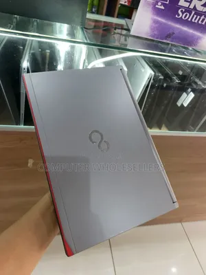 Laptop Fujitsu 8GB Intel Core i5 SSD 128GB