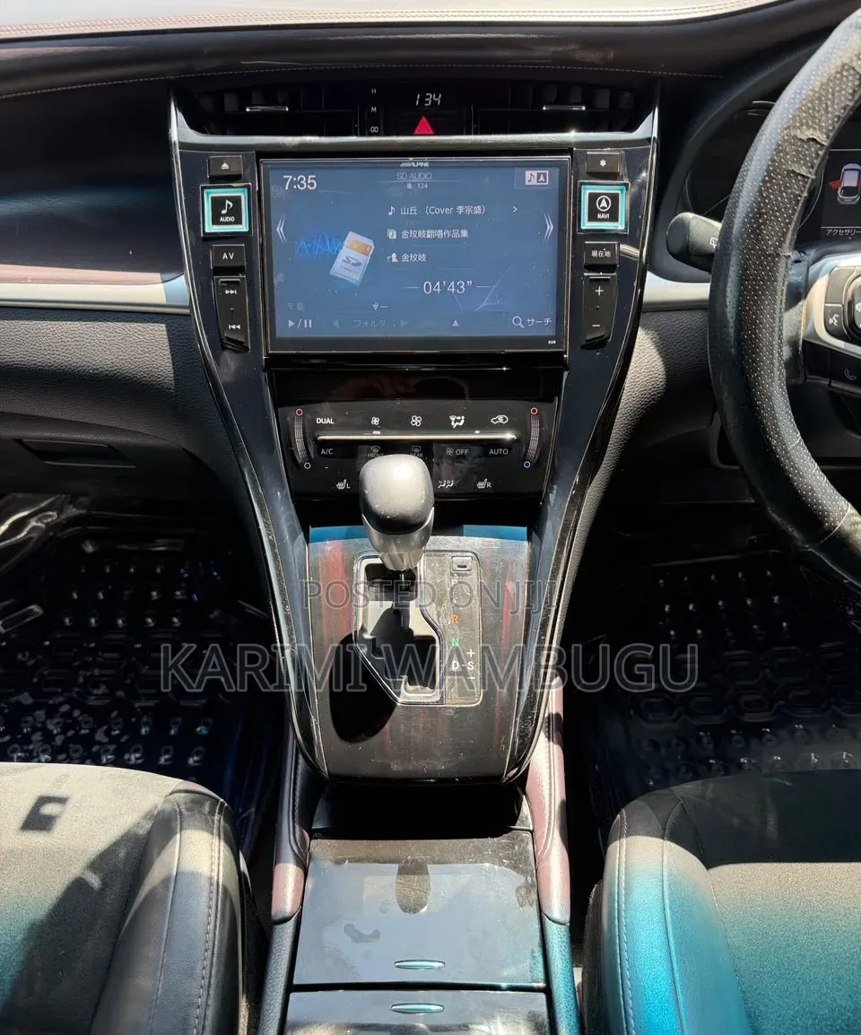 Toyota Harrier 2.5 Hybrid 4WD 2016 White