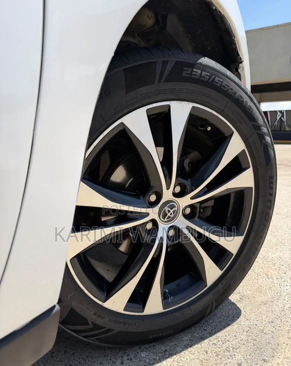 Toyota Harrier 2.5 Hybrid 4WD 2016 White