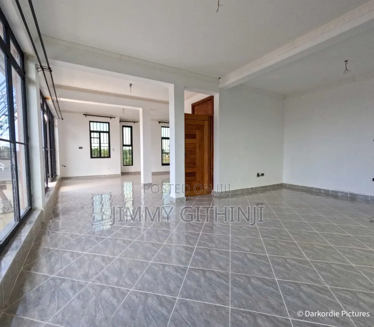 5bdrm Bungalow in Kenyatta Road / Theta for sale