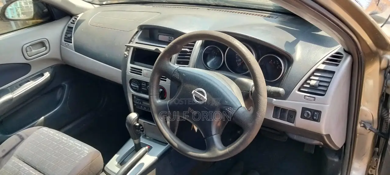 Nissan Wingroad 2002 Gold