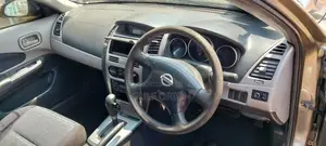 Nissan Wingroad 2002 Gold