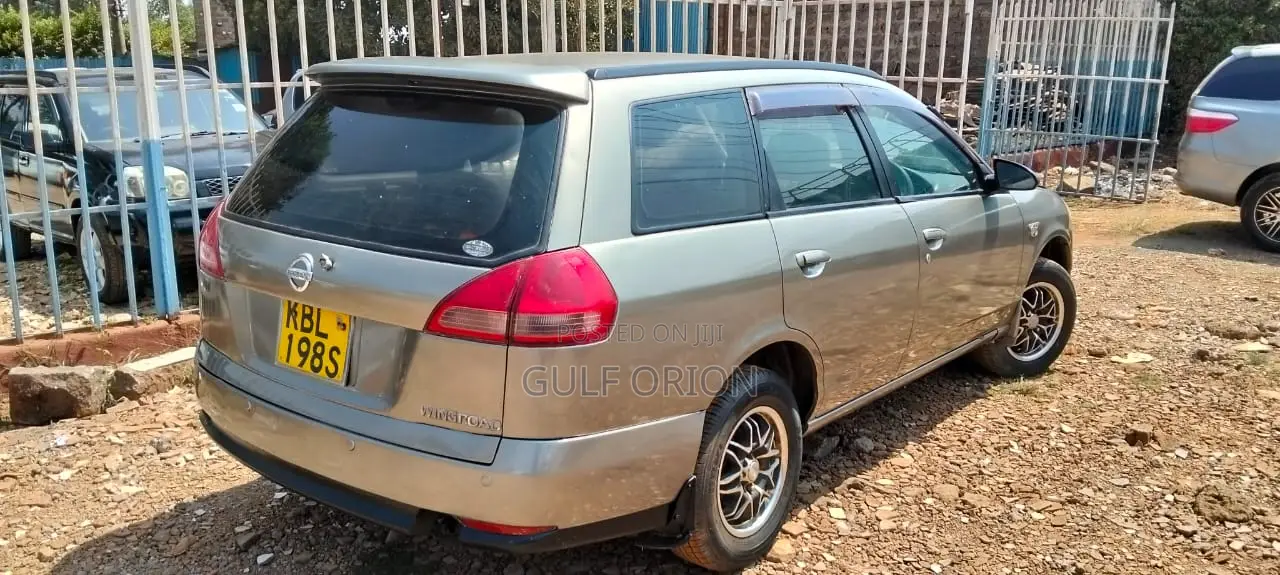 Nissan Wingroad 2002 Gold