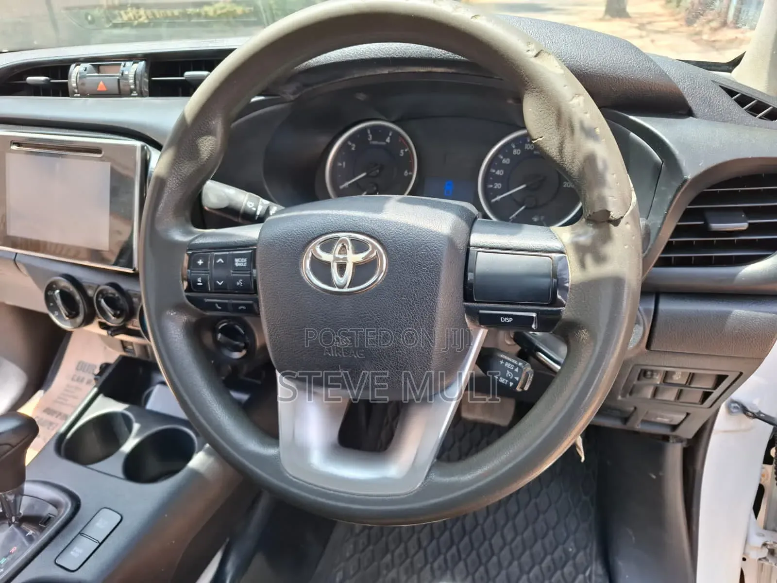 Toyota Hilux 2017 White
