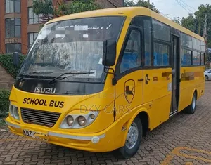 Isuzu NQR 2014 Yellow