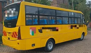 Isuzu NQR 2014 Yellow