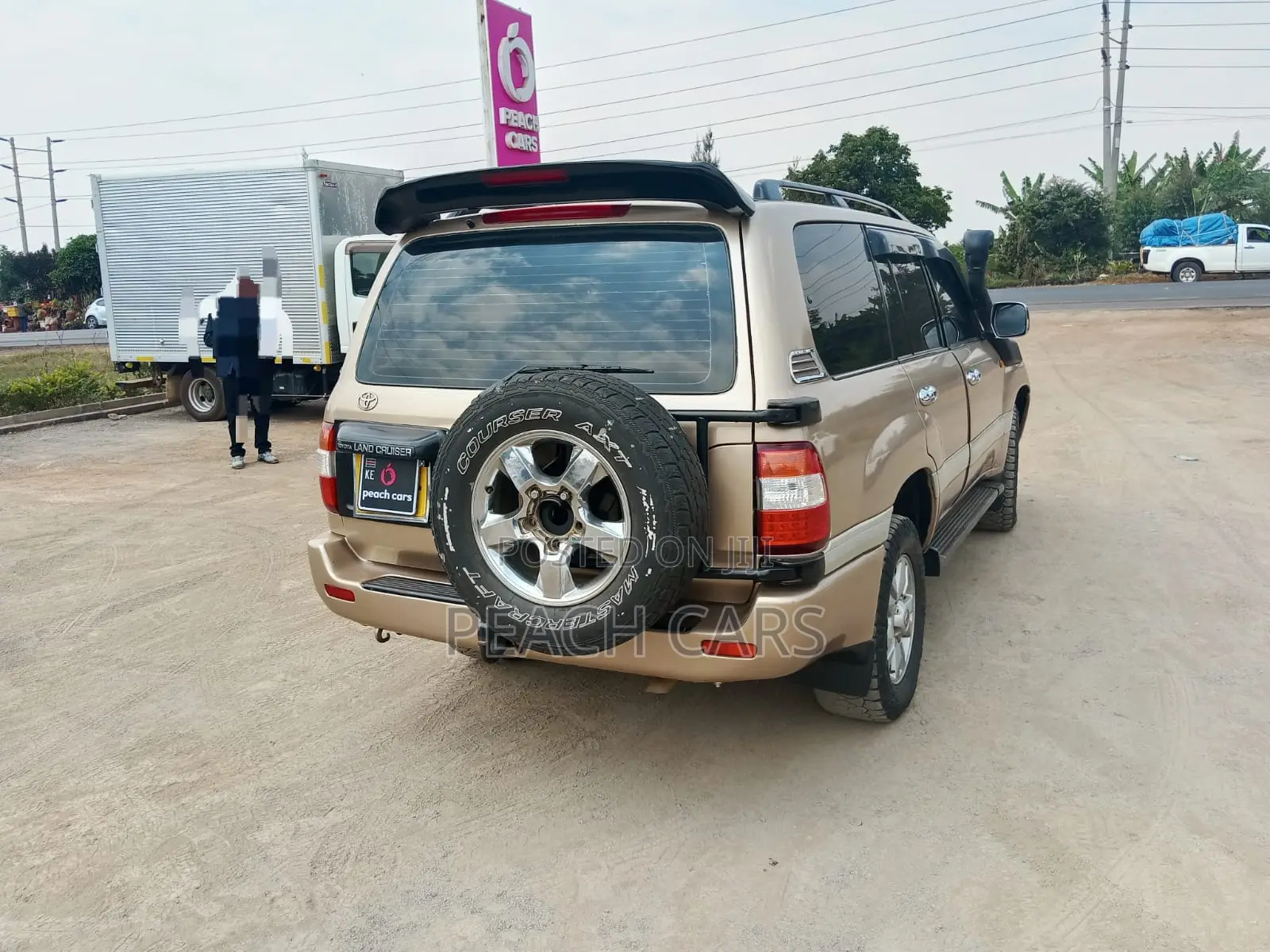 Toyota Land Cruiser 2000 Gold