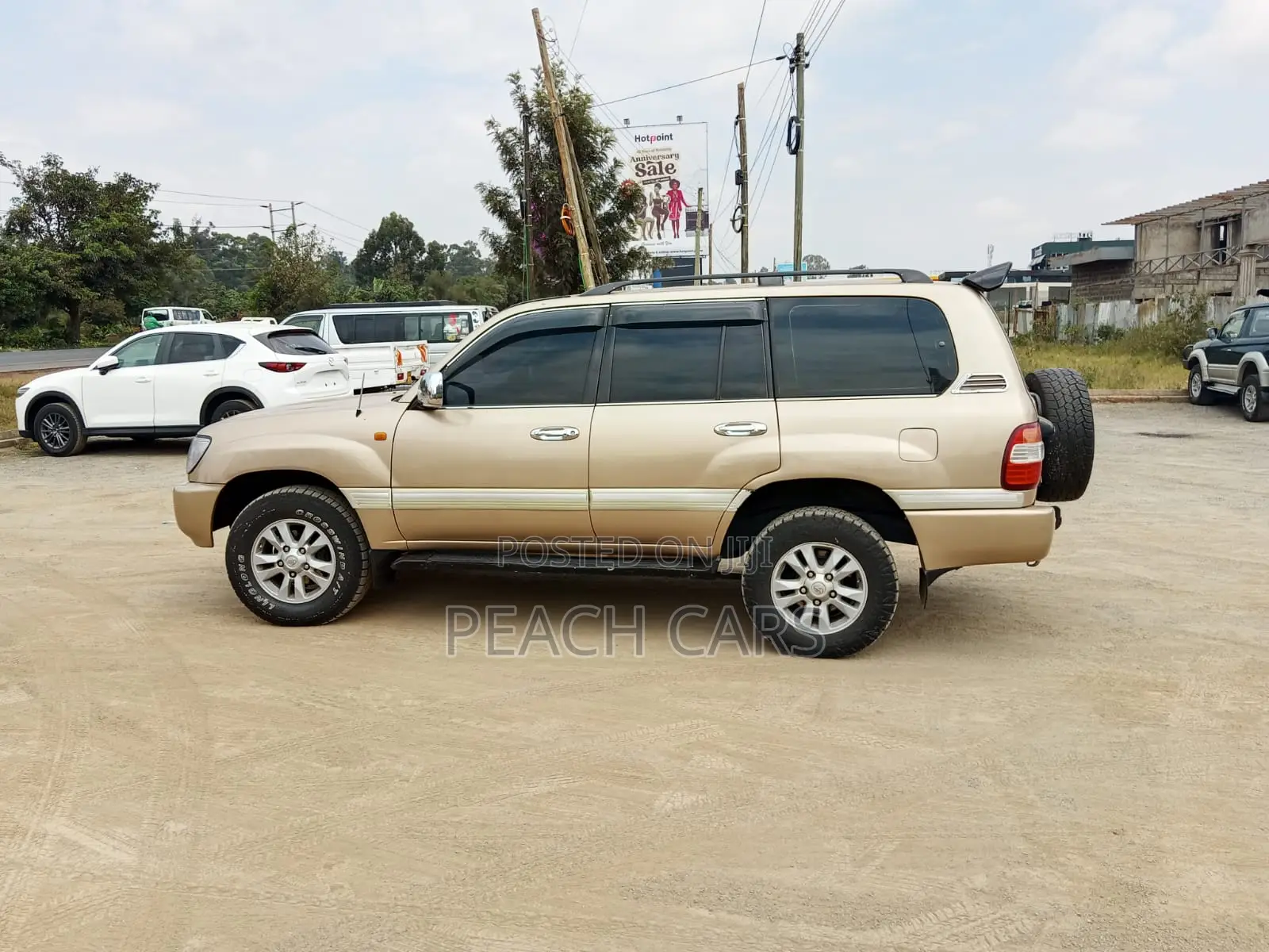 Toyota Land Cruiser 2000 Gold