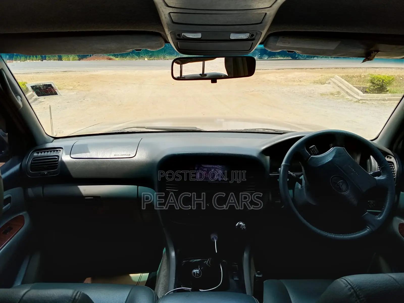 Toyota Land Cruiser 2000 Gold