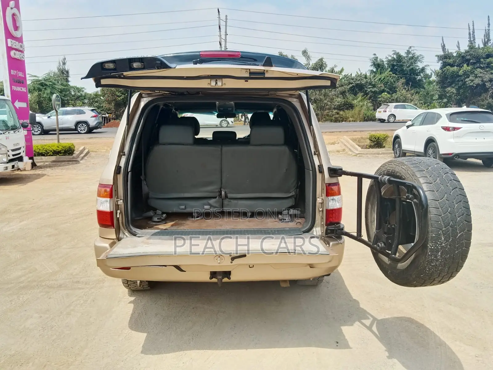 Toyota Land Cruiser 2000 Gold