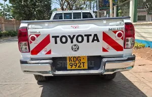 Toyota Hilux 2017 White