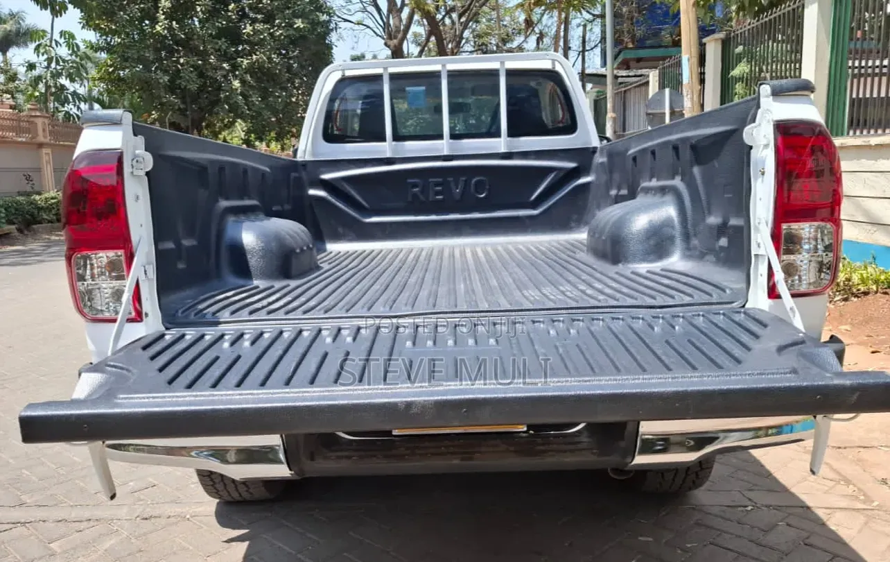 Toyota Hilux 2017 White