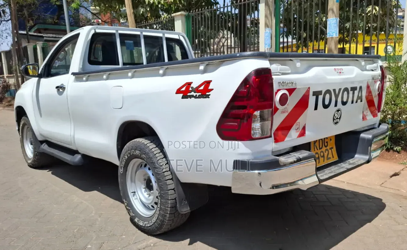Toyota Hilux 2017 White