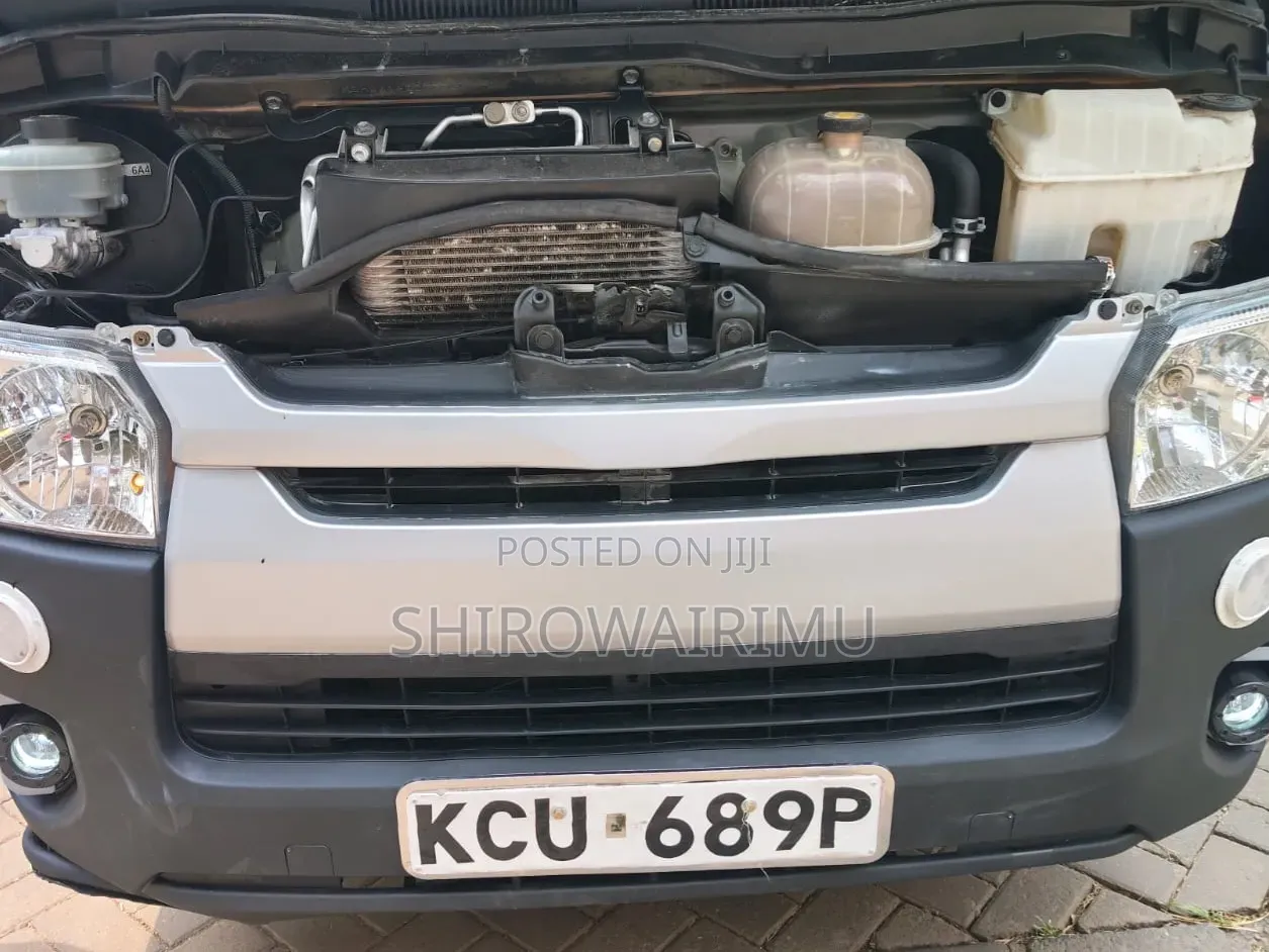 Toyota HiAce 2014 White