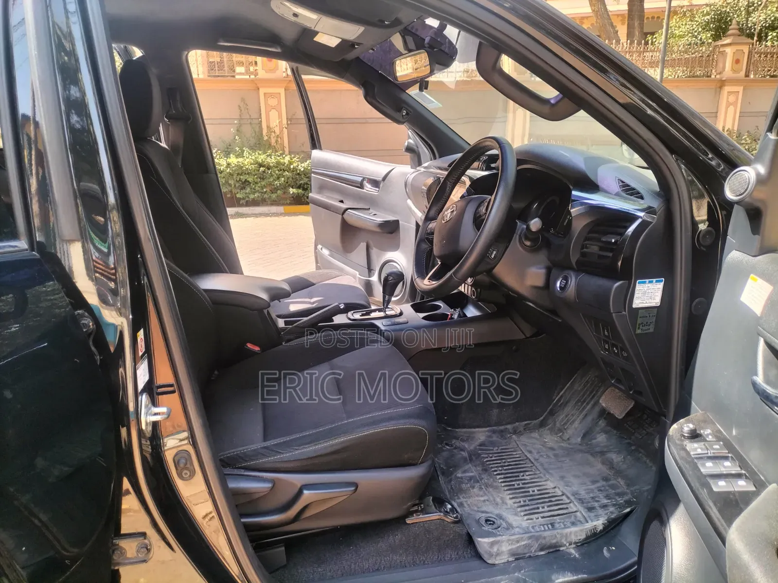 Toyota Hilux 2019 Black