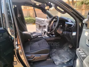 Toyota Hilux 2019 Black