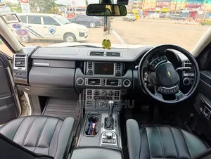 Land Rover Range Rover Vogue 2010 White