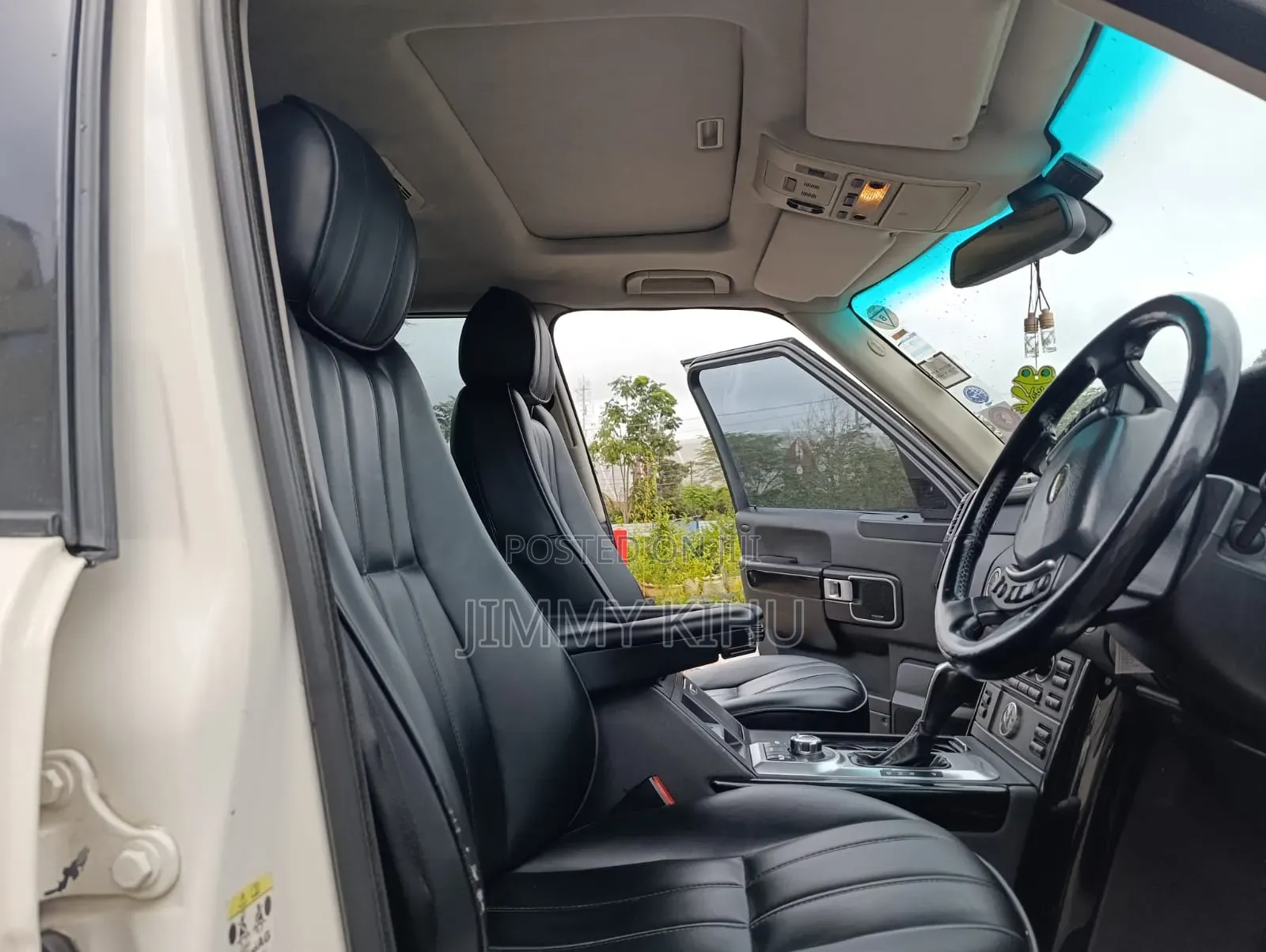 Land Rover Range Rover Vogue 2010 White