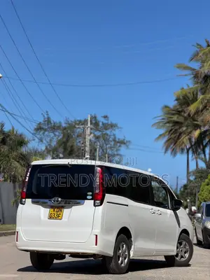 Toyota Noah 2016 White
