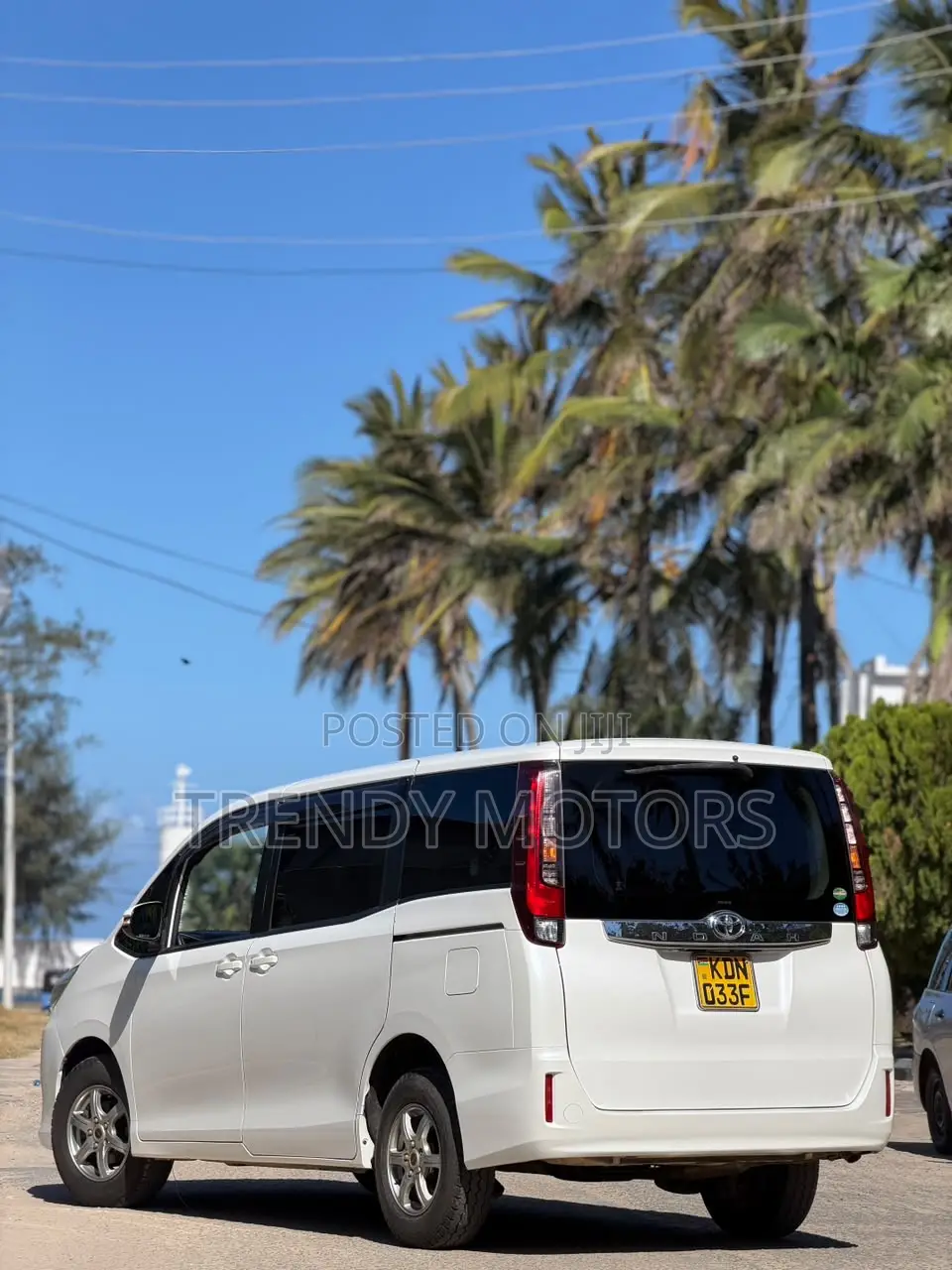 Toyota Noah 2016 White