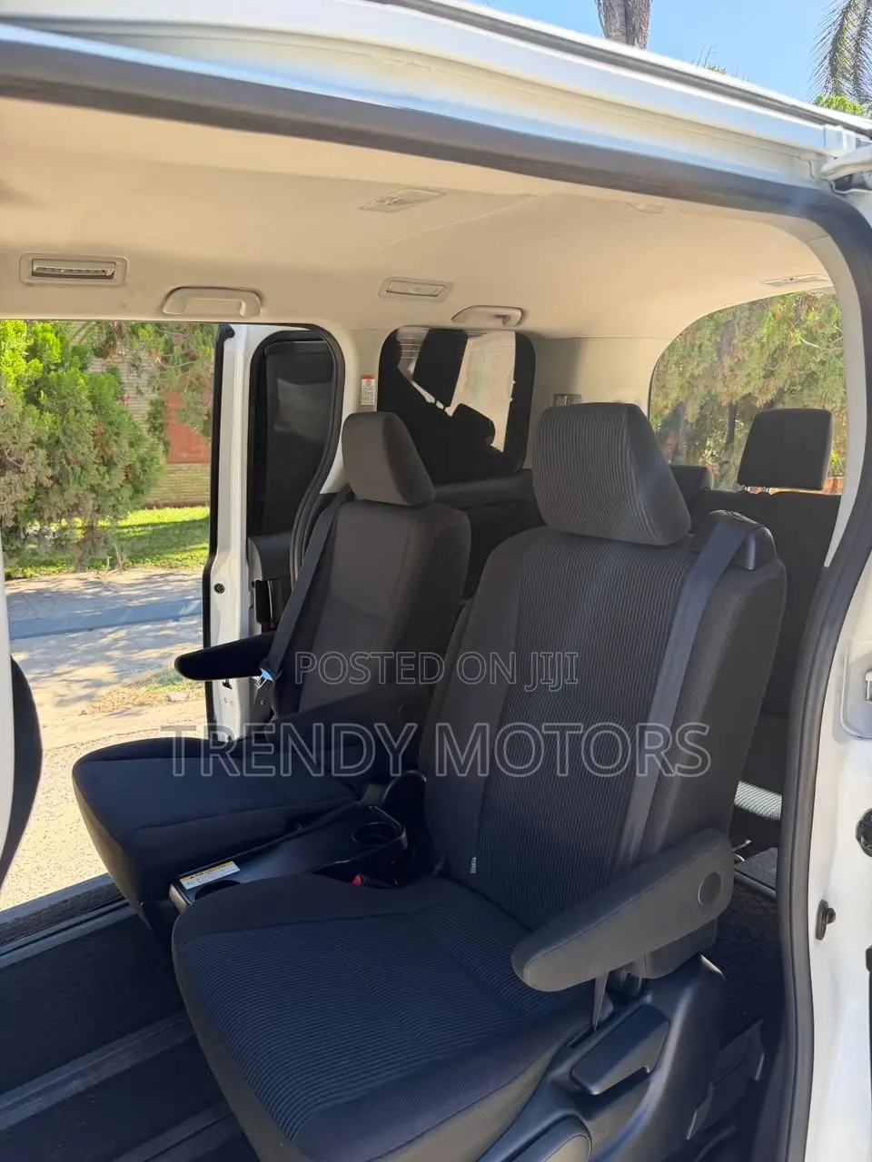 Toyota Noah 2016 White