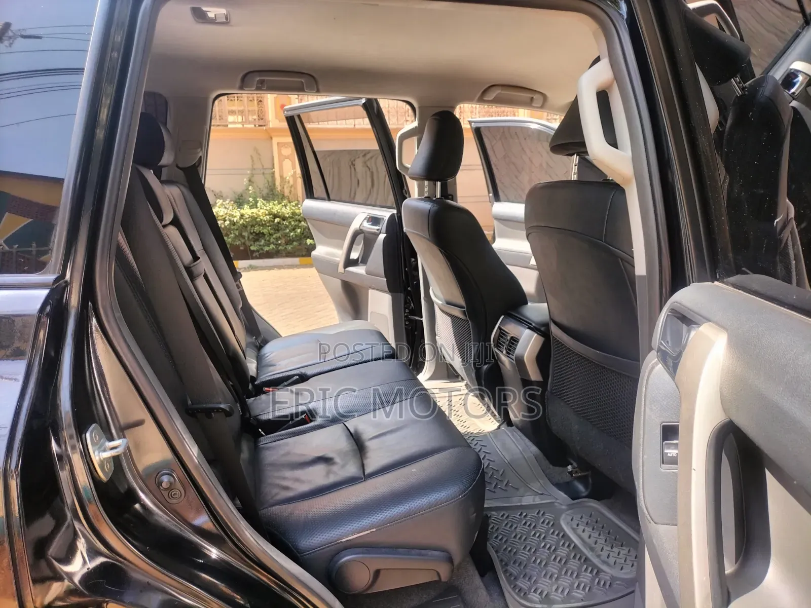 Toyota Land Cruiser Prado 2011 Black